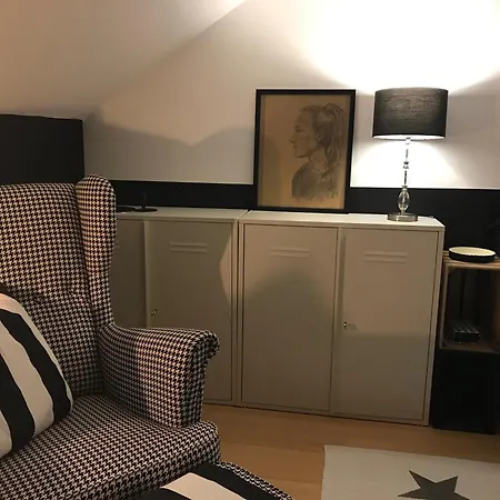 Charming Home&gardens In Privatunterkunft